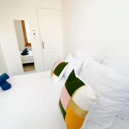 Quai St Pierre 2 Bedrooms Apt With Sea View Cannes